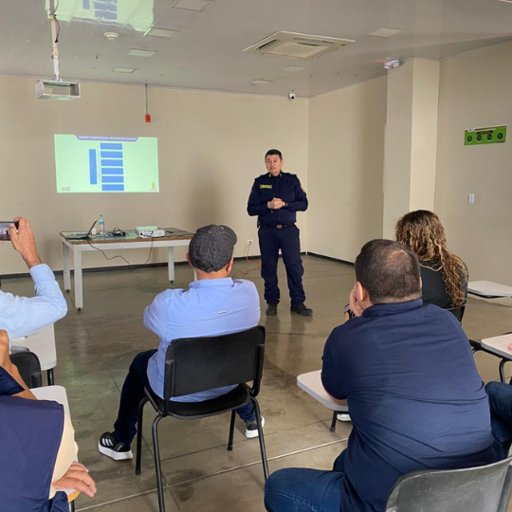 Autoridades y centros comerciales coordinan planes de riesgo para la temporada navideña