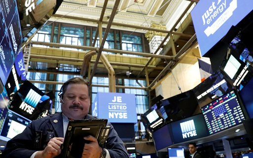 Wall Street fecha mista com recordes para Dow Jones e S&P 500, pressionada pelo 'shutdown'