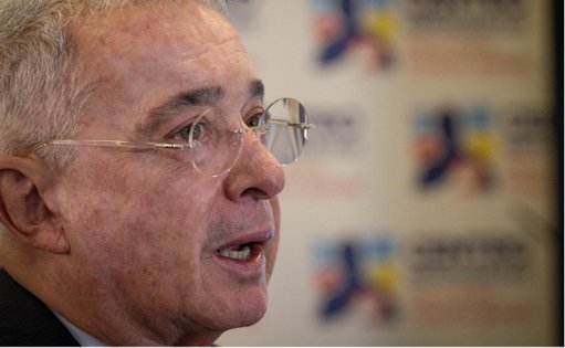 Centro Democrático aplaza definición de su candidato presidencial en medio de tensiones internas