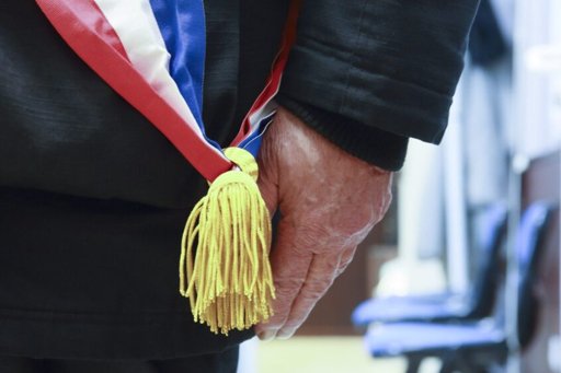 Un nouveau statut pour les élus locaux adopté à l'approche des municipales