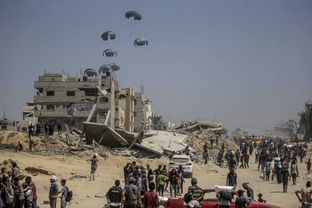 França anuncia reconhecimento do Estado da Palestina, gerando reações internacionais divergentes