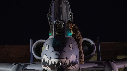 EUA Lançam Ataque 'Massivo' na Síria em 'Declaração de Vingança'