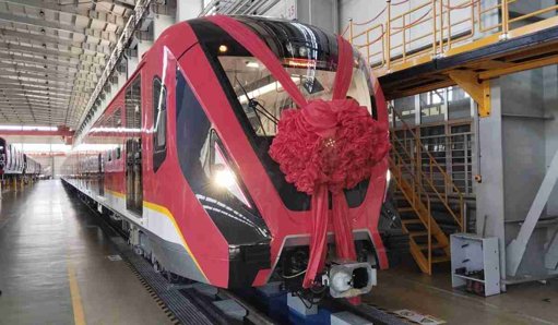 Movilidad en Bogotá: llega el primer tren del Metro mientras demolición de puentes genera caos vial