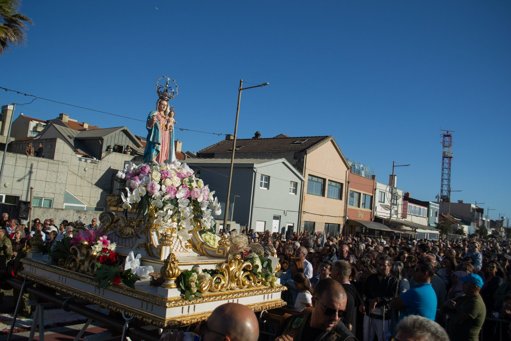 Festas de Nossa Senhora da Ajuda em Espinho Atraem Multidões com Fé e Tradição