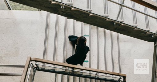 Oposição impõe congelamento de propinas em votação do Orçamento do Estado