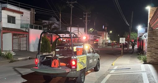 Grupo armado irrumpe e incendia una vivienda en la colonia Las Quintas