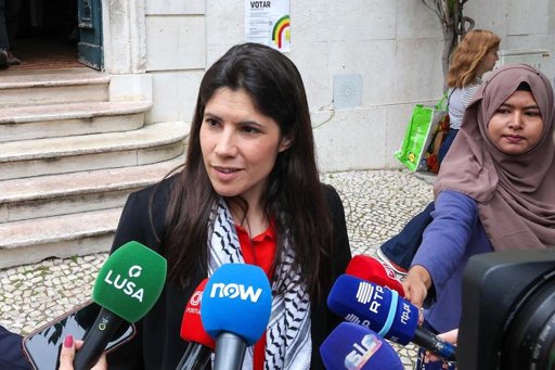 Flotilha humanitária para Gaza alvo de ataques com drones incendiários