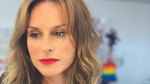 Atriz Débora Monteiro Denuncia Bullying a Filho no Futebol