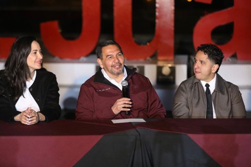 Proyección masiva del concierto de Juan Gabriel en Bellas Artes reúne a miles en Ciudad Juárez