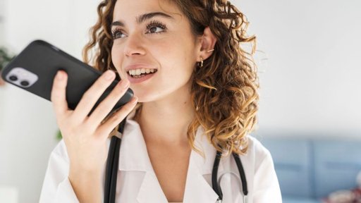 WhatsApp Testa Voicemail para Chamadas e Atalho de IA Contra Desinformação