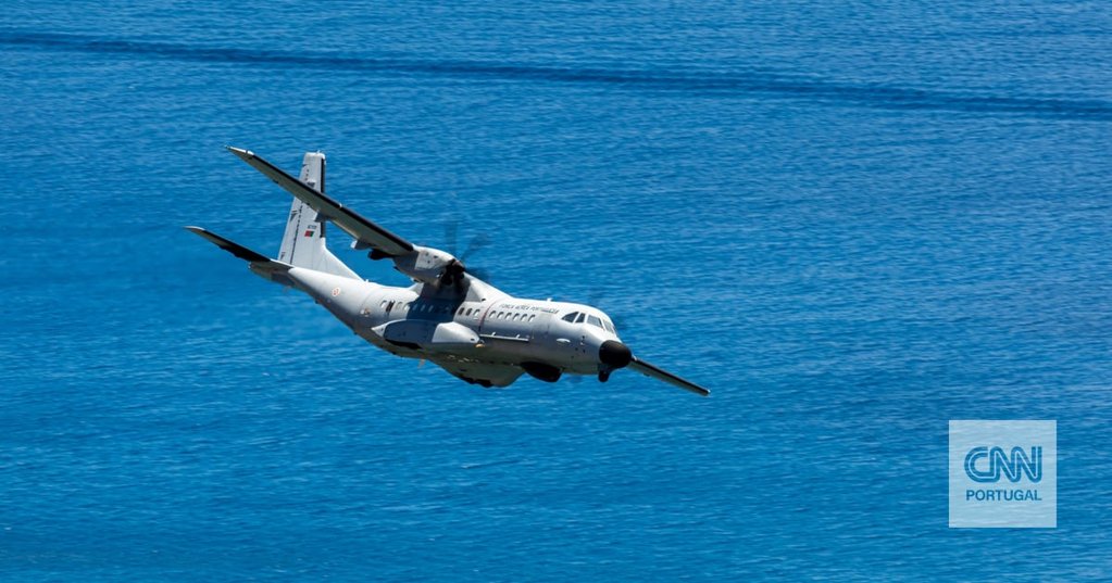 Força Aérea realiza resgate complexo de turista na Montanha do Pico