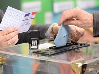 La France Insoumise mise sur ses députés pour conquérir les mairies