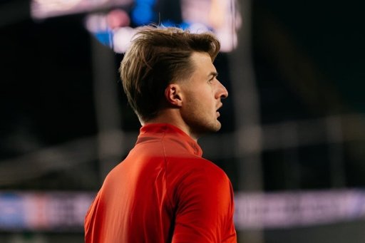 Guardião do Club Brugge fratura duas costelas em choque e enfrenta paragem de seis semanas