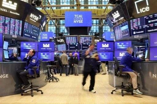 Wall Street con Cierre Mixto: Dow Jones Avanza, Nasdaq y S&P 500 Retroceden