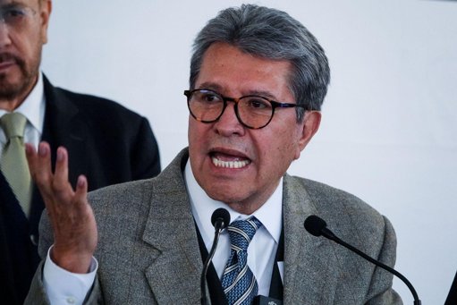 Monreal frena 'Ley Anti-Memes' en el Congreso; la califica como un atentado a la libertad de expresión