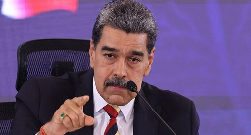 Maduro amenaza con declarar la "república en armas" ante agresión de EE.

UU.