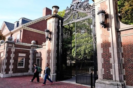 Trump Anuncia Acuerdo con Harvard por 500 Millones de Dólares