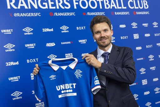 Rangers Muda de Comando Técnico em Plena Competição Europeia