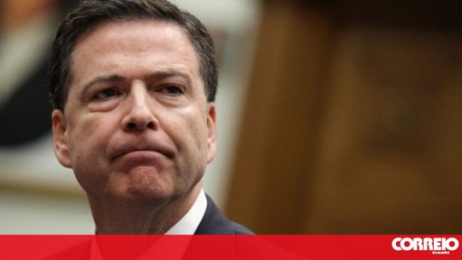 Juiz Critica “Graves Erros” do Departamento de Justiça no Processo Contra James Comey