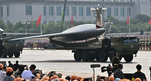 China exhibe poderío militar junto a Putin y Kim Jong-un en un desfile sin precedentes