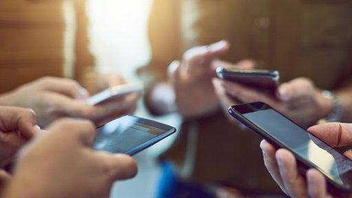 Governo Alarga Proibição de Telemóveis nas Escolas ao 3.º Ciclo