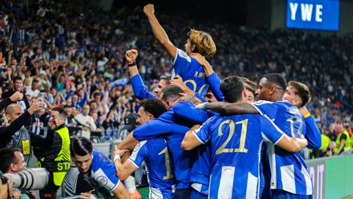 Defesa do FC Porto condicionada por lesões de Nehuén Pérez e Zaidu Sanusi