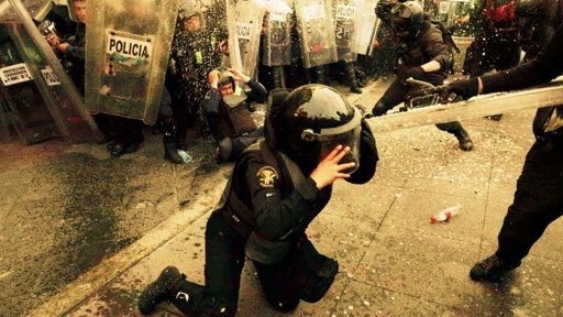 Violencia en marcha del 2 de octubre deja 94 policías heridos y millonarias pérdidas