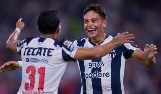 Tras 10 meses de ausencia, Carlos Salcedo regresa a las canchas con Rayados