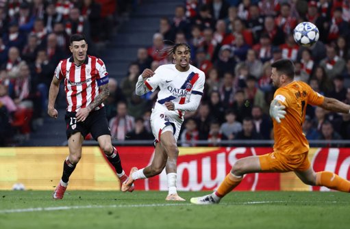 Le PSG freiné à Bilbao mais qualifié, le bus de l'équipe caillassé