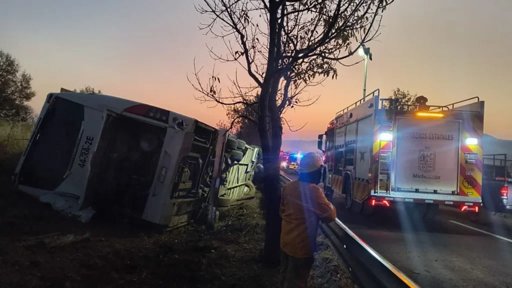 Tragedia en la Carretera Morelia-Pátzcuaro: Vuelca Autobús Turístico