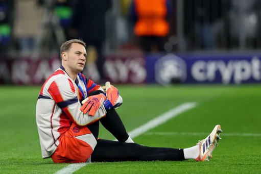 Coup dur pour le Bayern Munich : Manuel Neuer blessé pour une durée indéterminée