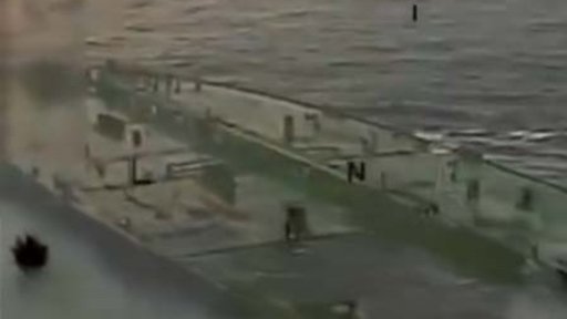 Tensiones en Alta Mar: Persecución de Petrolero Ruso y Bloqueos de EE.
UU. en el Caribe