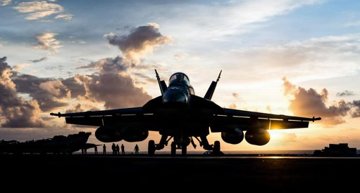 Crece la presencia militar de EE. UU. cerca de Venezuela con vuelos de combate y vigilancia