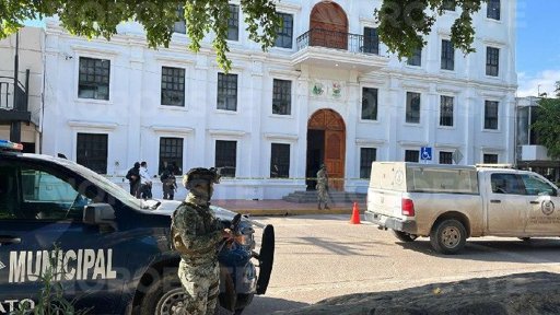 Asesinan a joven dentro del Palacio Municipal de Navolato, Sinaloa