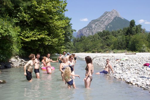 Le collectif "Les gens qui ont chaud" milite pour la baignade urbaine à Grenoble