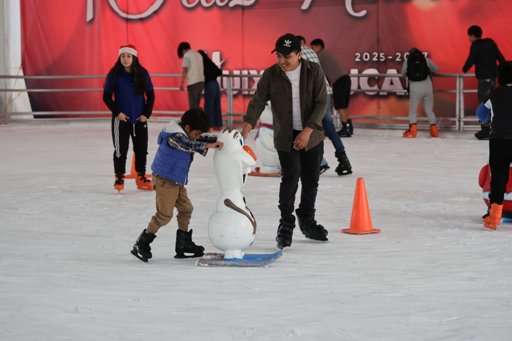 Pistas de hielo gratuitas en Huixquilucan atraen a más de 20,000 personas