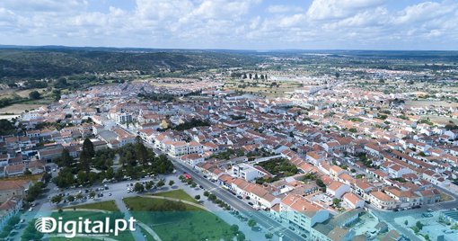 Municípios aprovam orçamentos recorde para 2026 com forte aposta na habitação