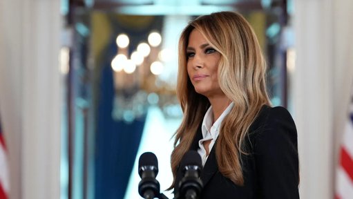 Criptomoeda associada a Melania Trump alvo de processo por alegada fraude