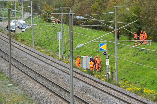 Sabotage de lignes TGV : la piste de l'ultragauche privilégiée