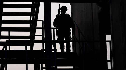 Alemanha Acelera Rearmamento com Nova Lei de Serviço Militar e Fábrica de Munições