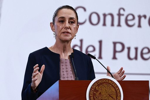 Sheinbaum Arremete Contra Felipe Calderón y lo Tilda de 'Vendepatrias'