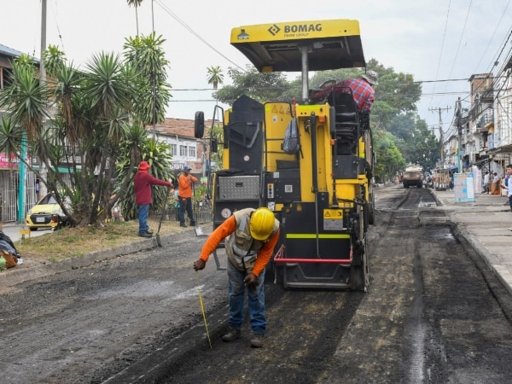 Alcaldía de Cali invierte más de $42 mil millones en maquinaria para recuperar la malla vial