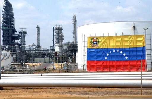 Trump Anuncia Control Estadounidense sobre el Petróleo Venezolano