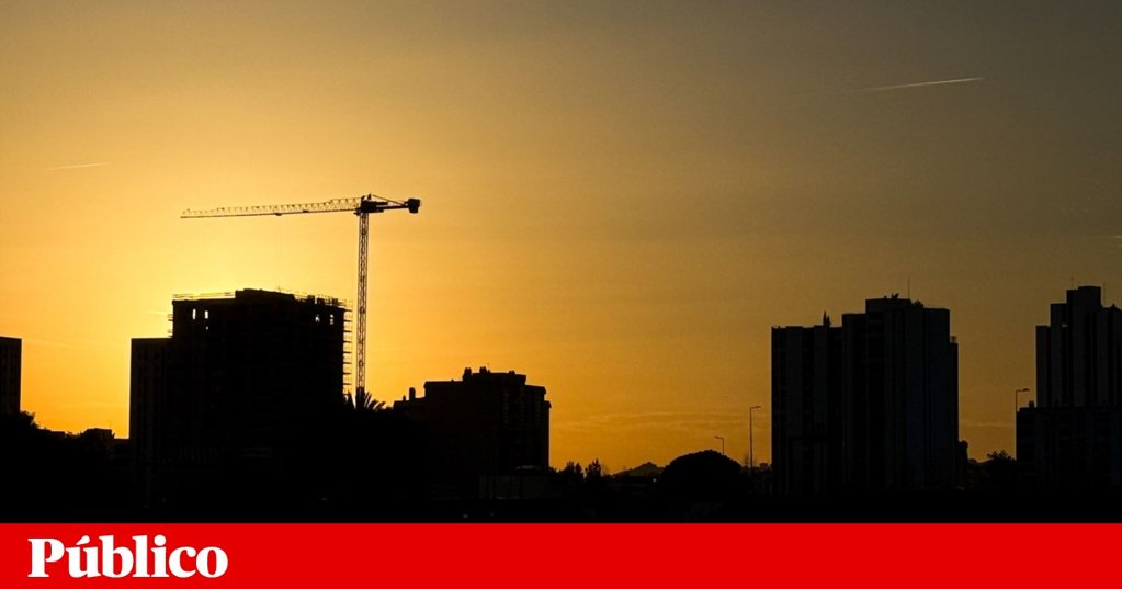 Oferta de Casas Novas Atinge Máximo de 13 Anos, Mas Preços Continuam a Acelerar