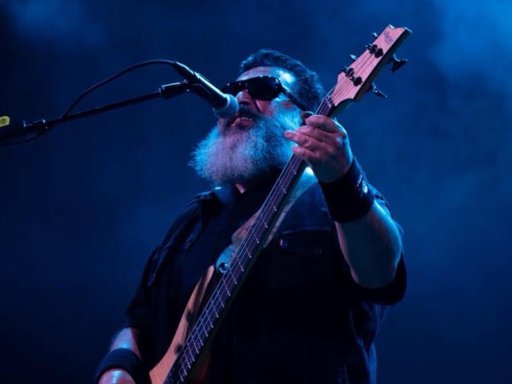 Molotov critica al gobierno de la 4T en su concierto de 30 aniversario