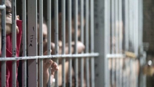 Escándalo en la cárcel El Bosque por fiesta de reclusos con licor y celulares