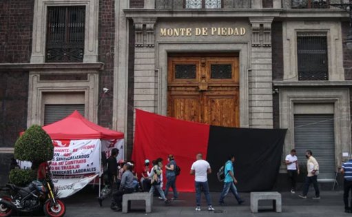 Renuncia Director del Monte de Piedad en Plena Huelga Histórica