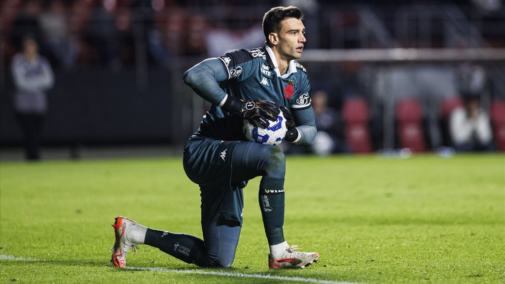 Expulso por Queimar Tempo, Léo Jardim Apresenta Lesão e Gera Polémica no Brasil