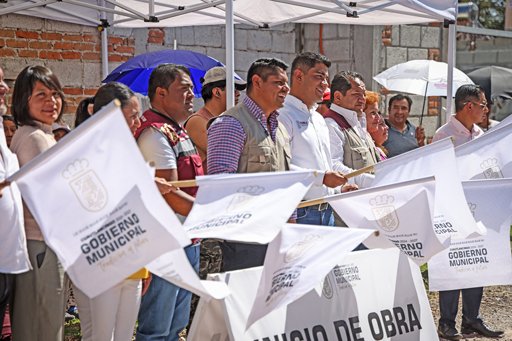 Alcalde de Cuautlancingo inicia obras de pavimentación atendiendo demandas históricas