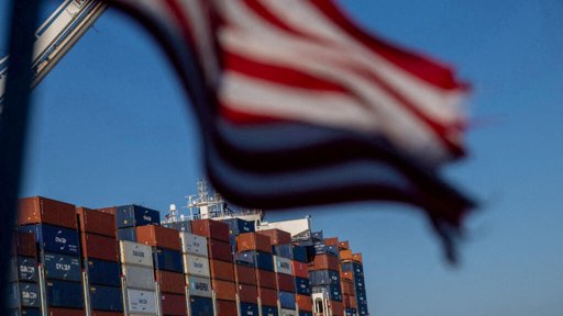 Trump escala la guerra comercial con China al anunciar aranceles del 100%